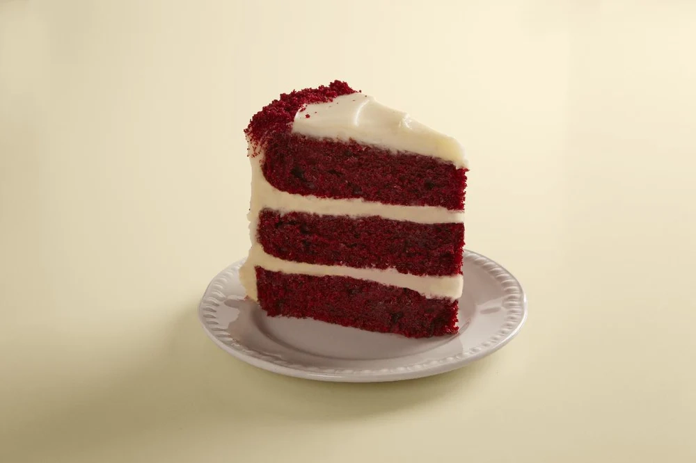 red-velvet-slice-1-rev0-ee064324-1c47-4e2e-8a38-66b9e48a2fa4-1000x-jpg-643a7b1fc36a0838288453.webp